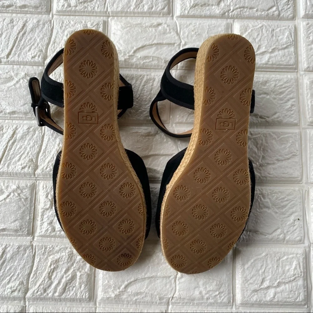 UGG maybell wedge